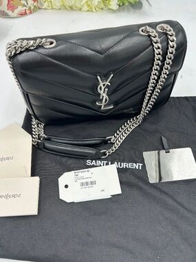 *********Women’s Saint Laurent Black Quilted Small  Loulou Leather Shoulder Bag.
